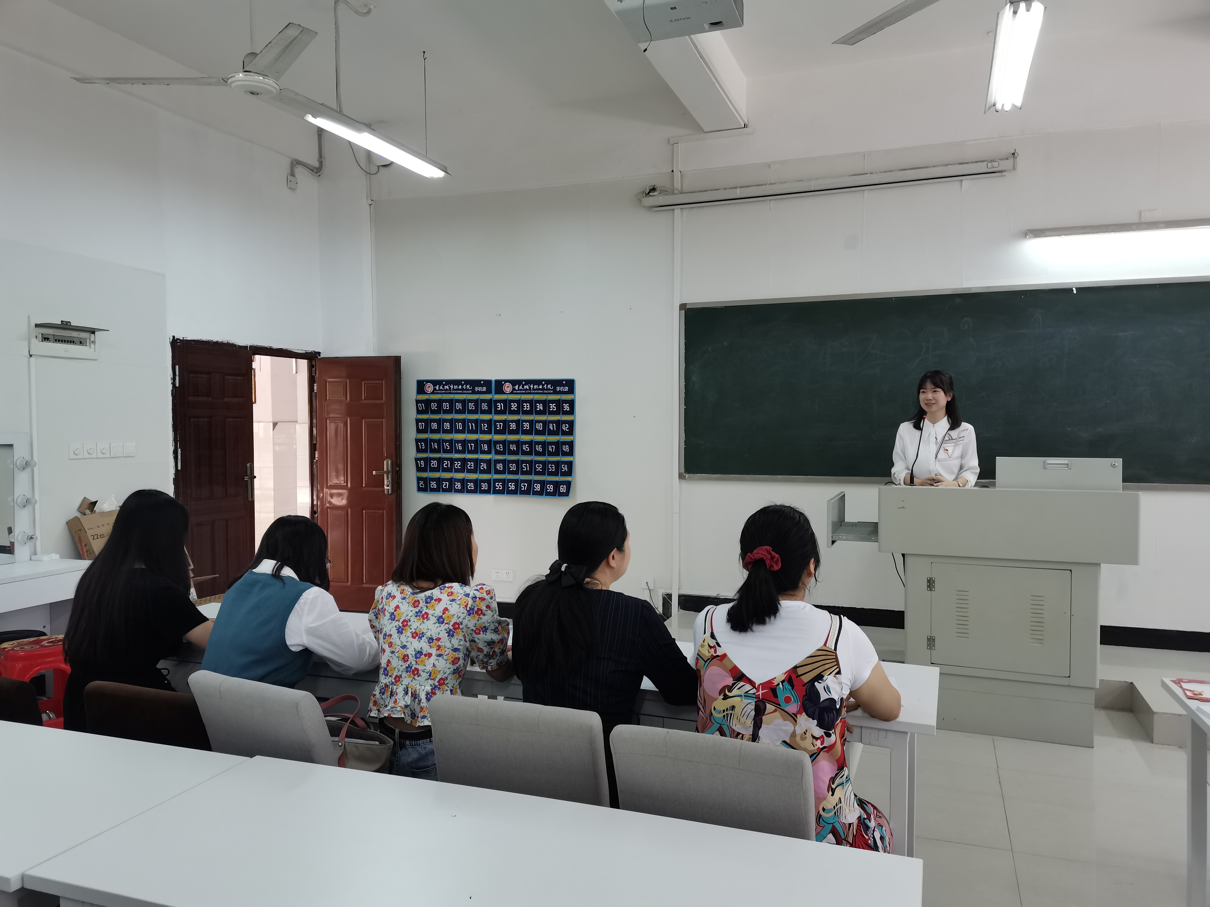 5月主题党日新闻稿-周霞.jpg 5月主题党日新闻稿-周霞.jpg