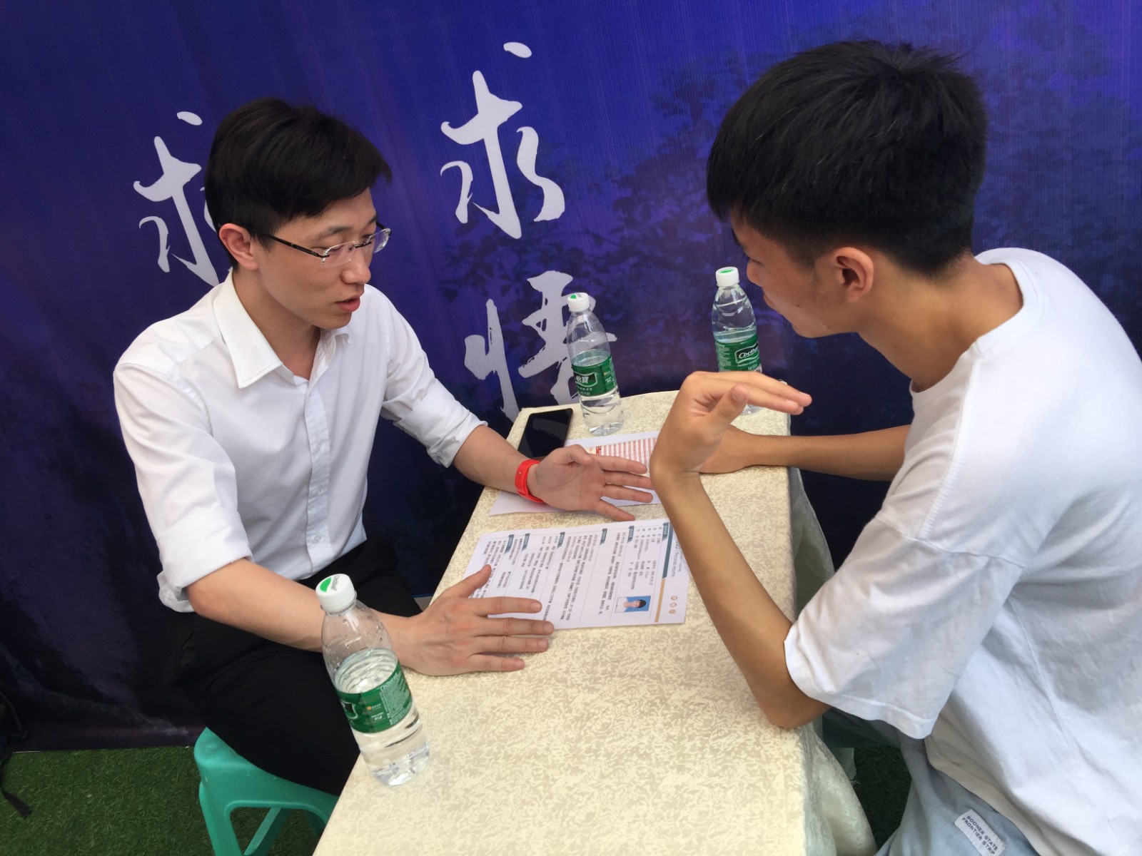 旅游管理系员工参加面试4.JPG