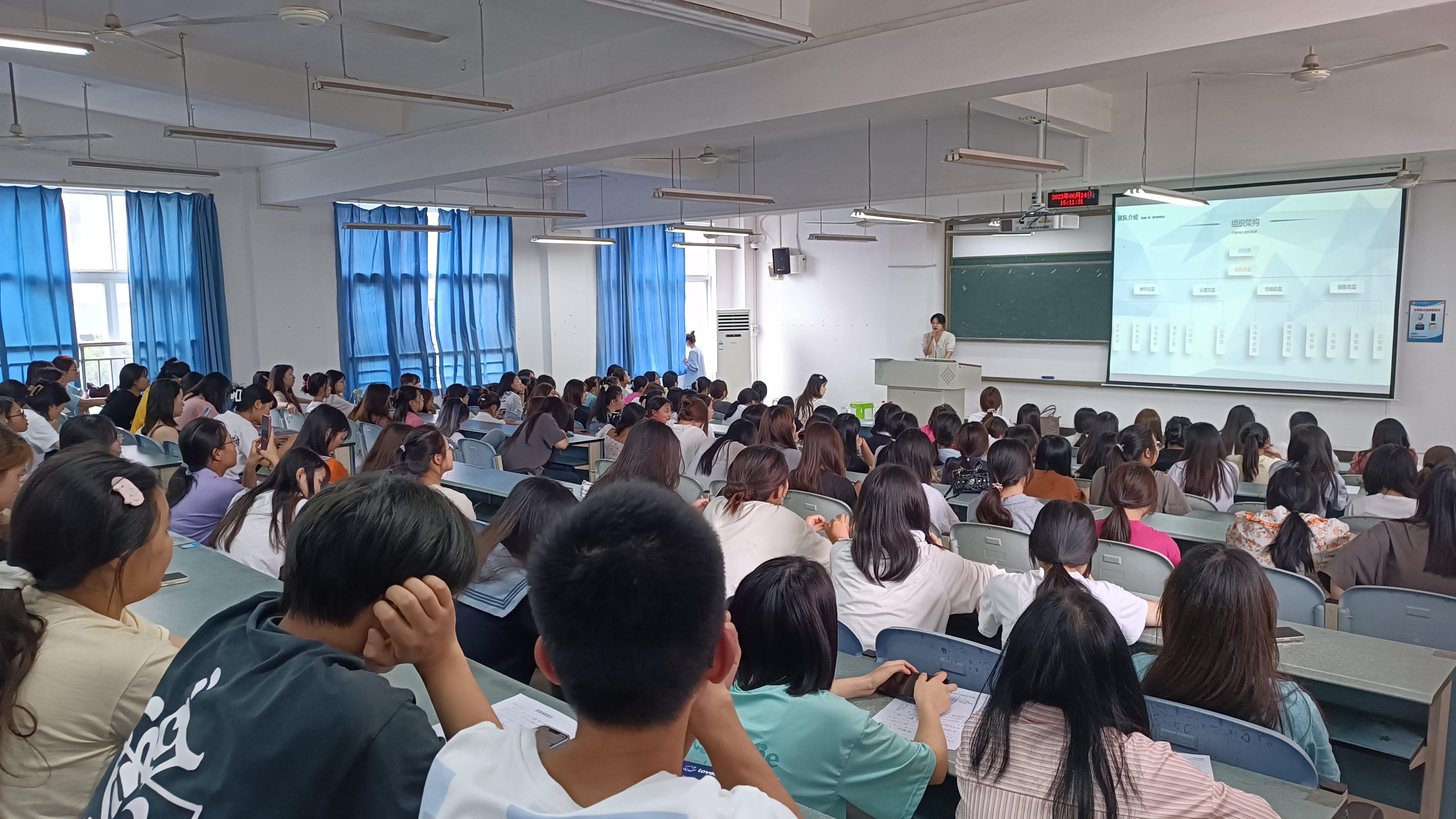 bevictor伟德官网邀请企业举办专场招聘会.jpg