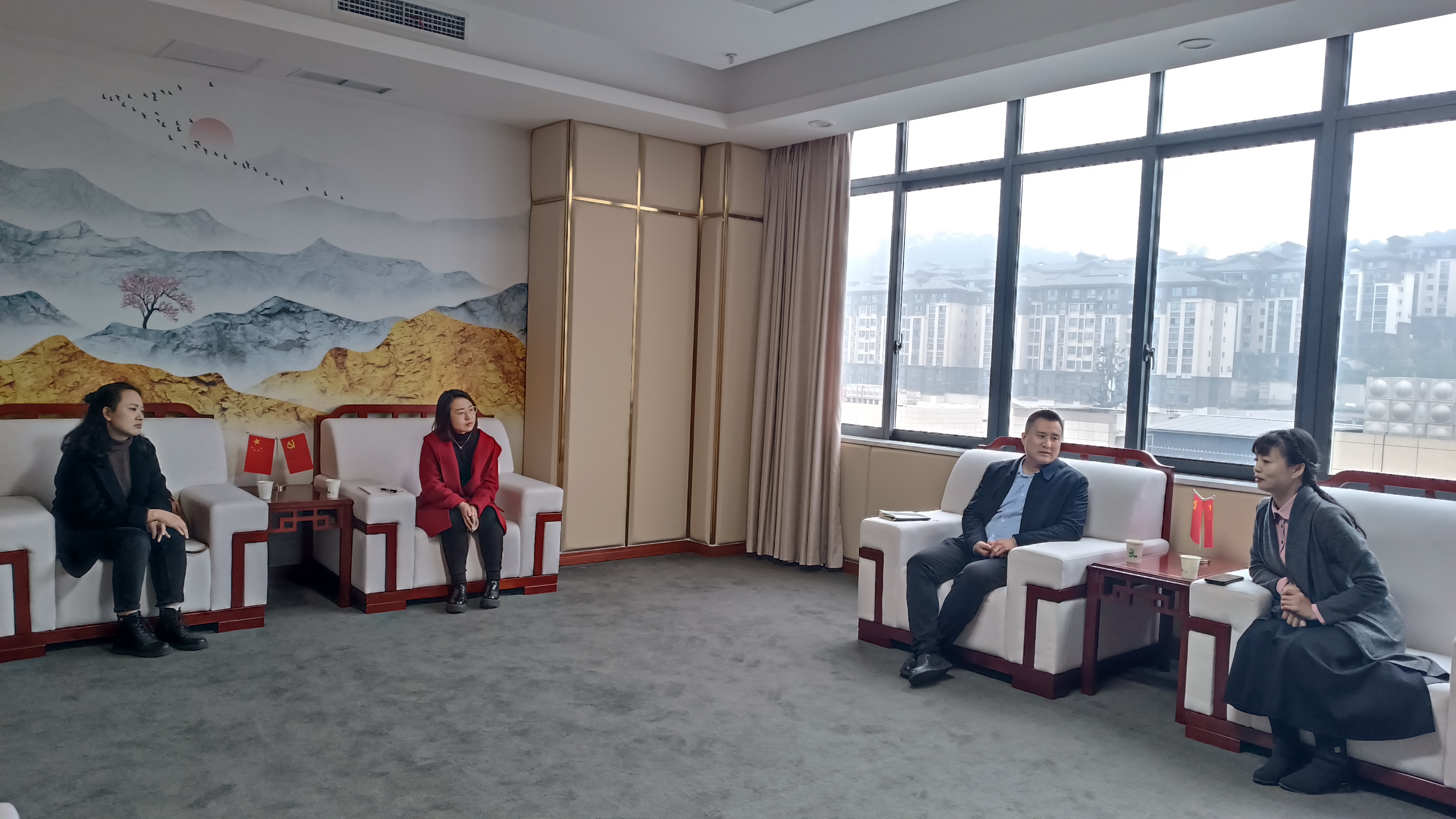 bevictor伟德官网与永川儿童医院开展合作交流.jpg